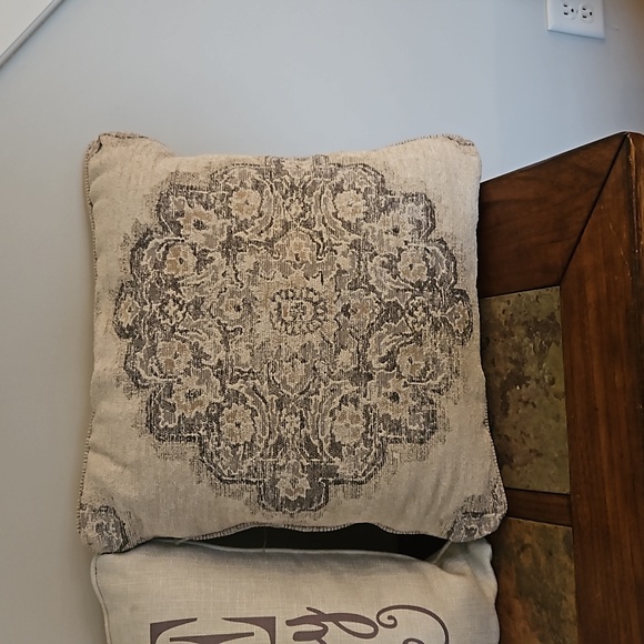 bobs furniture Other - 18" decorative pillow 3 available